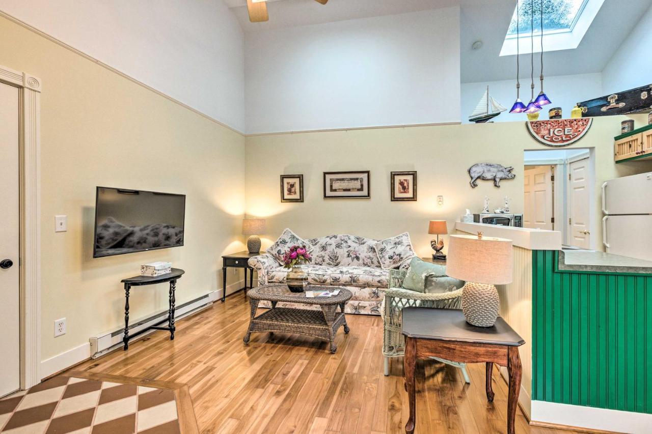 Couples Haven In Frankfort By Lake, Trails And Dtwn Bagian luar foto